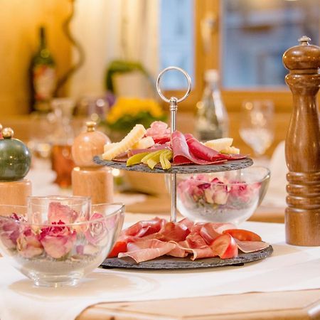Hotel Veduta Cinuos-Chel Екстер'єр фото