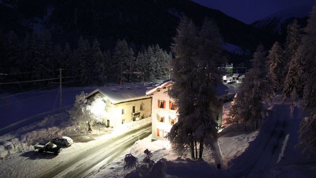 Hotel Veduta Cinuos-Chel Екстер'єр фото