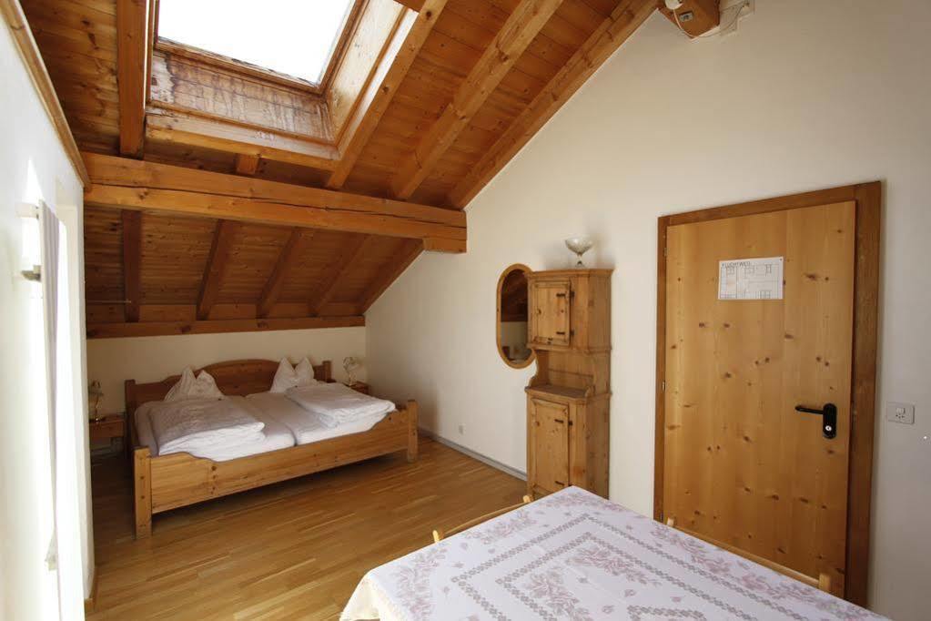 Hotel Veduta Cinuos-Chel Екстер'єр фото