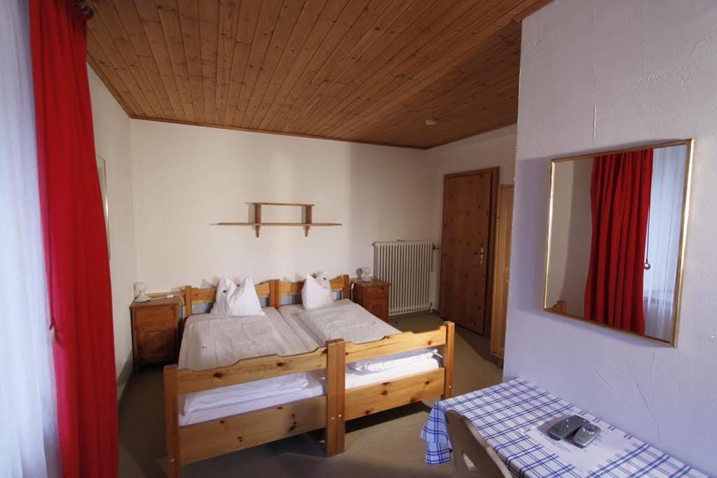 Hotel Veduta Cinuos-Chel Екстер'єр фото