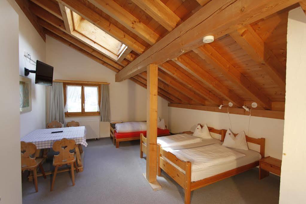 Hotel Veduta Cinuos-Chel Екстер'єр фото