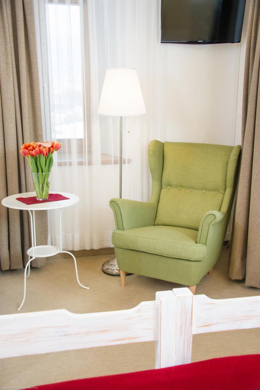 Hotel Veduta Cinuos-Chel Екстер'єр фото