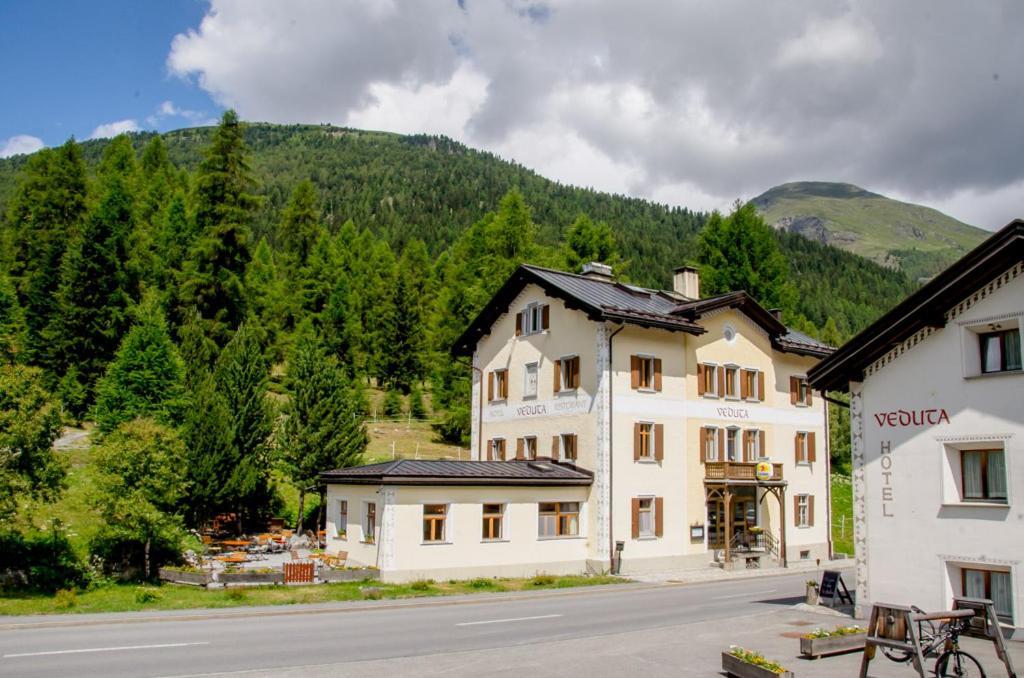 Hotel Veduta Cinuos-Chel Екстер'єр фото