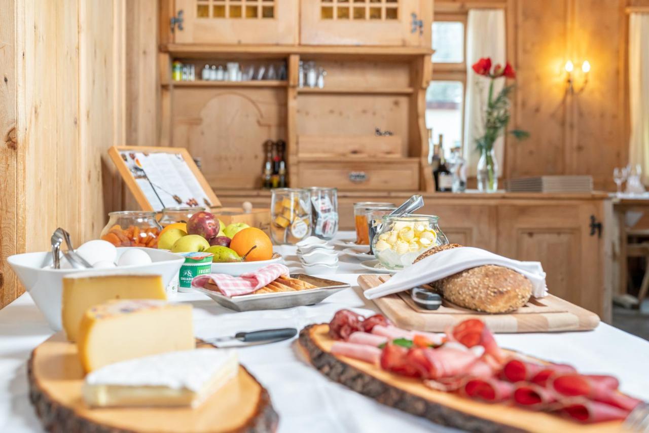 Hotel Veduta Cinuos-Chel Екстер'єр фото
